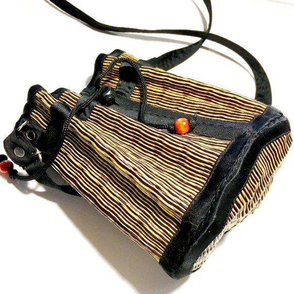 Woven Straw Bucket Bag - Picture 2 of 7